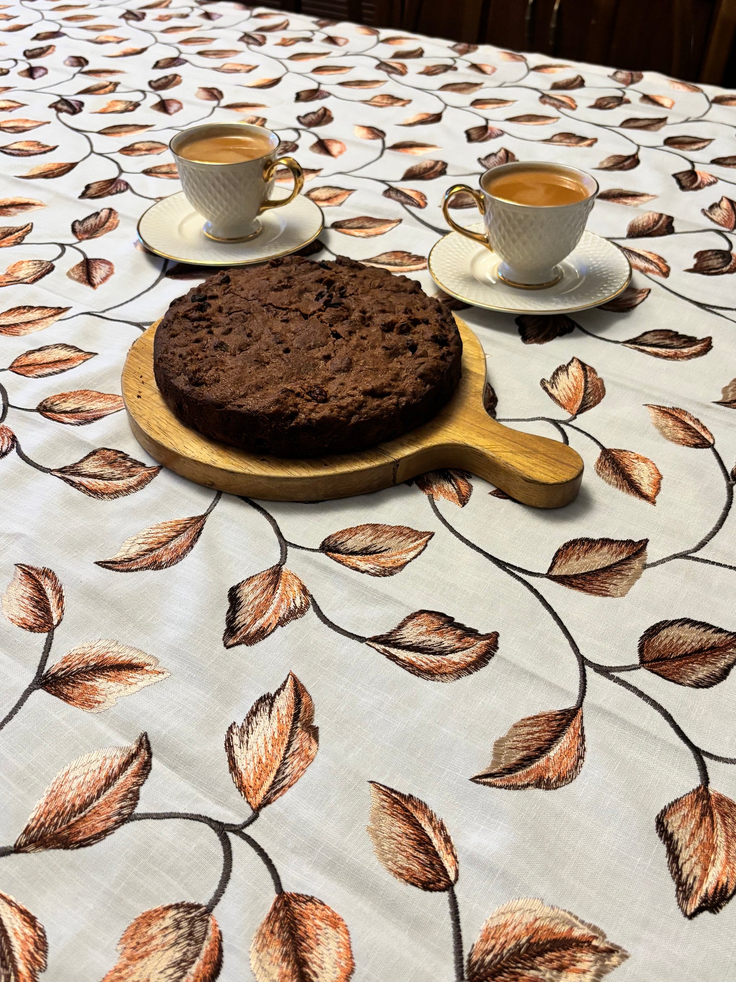 Leaf Embrodered Table Cloth