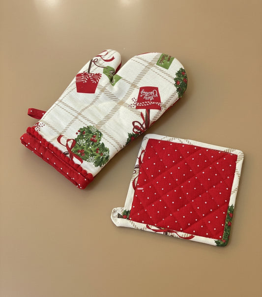 Christmassy Oven Mitts and Pot Holders - SEE OPTIONS