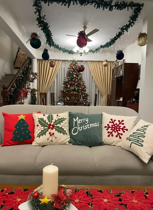 Set 0f 5 Christmas Themed Cushion Covers