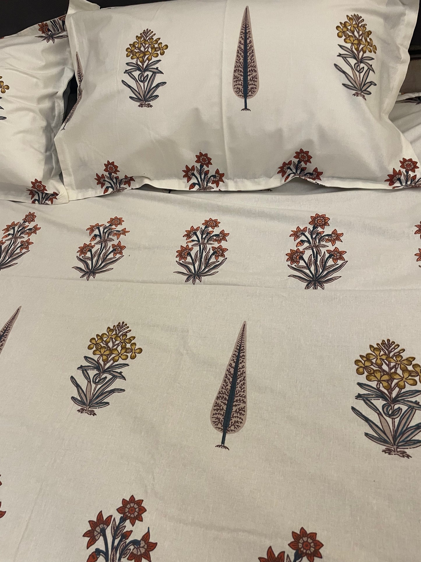 Mughal Garden Super King size bedsheet and 2 pillow covers