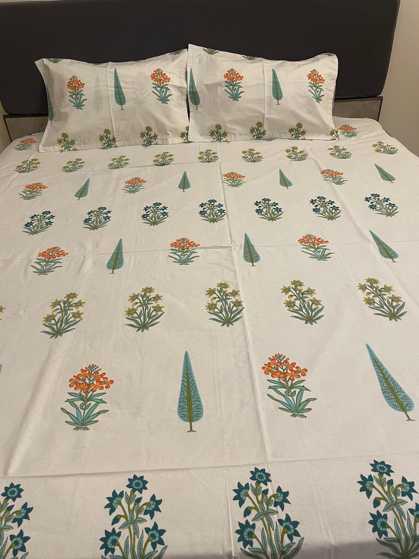 Mughal Garden (Green) Super King size bedsheet and 2 pillow covers