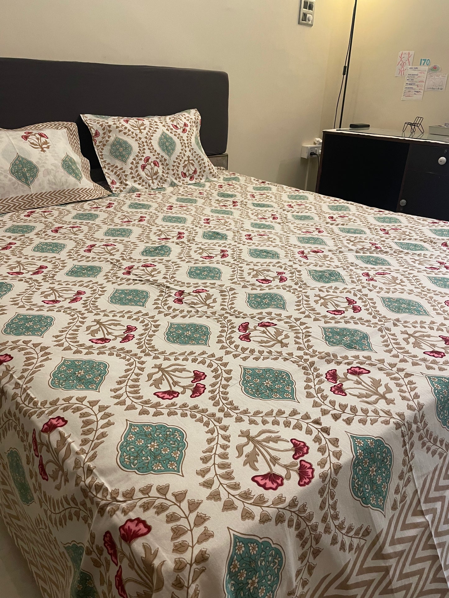 Green Trellis Bedsheet and 2 reversible pillow covers