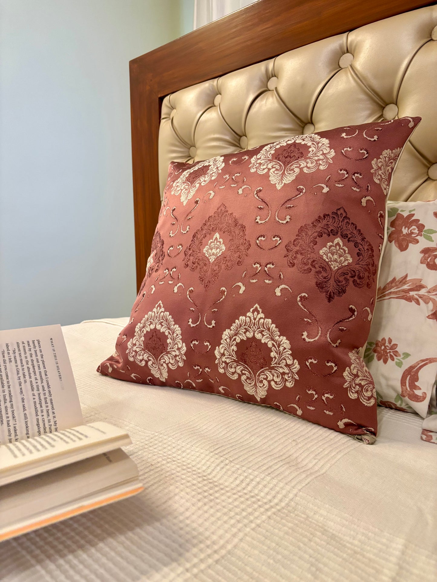 Jacquard-Satin Magenta shade Bedrunnner and cushion Cover